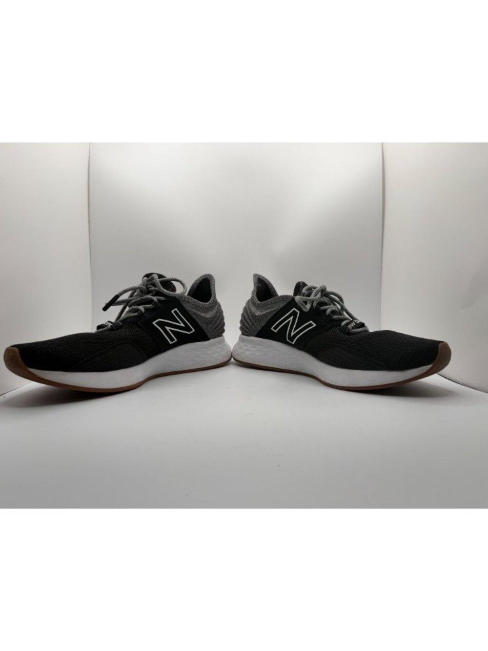 New Balance Fresh Foam Roav Sneakers Women Size 10 Black/Grey Low Top Lace Up - Picture 7 of 16
